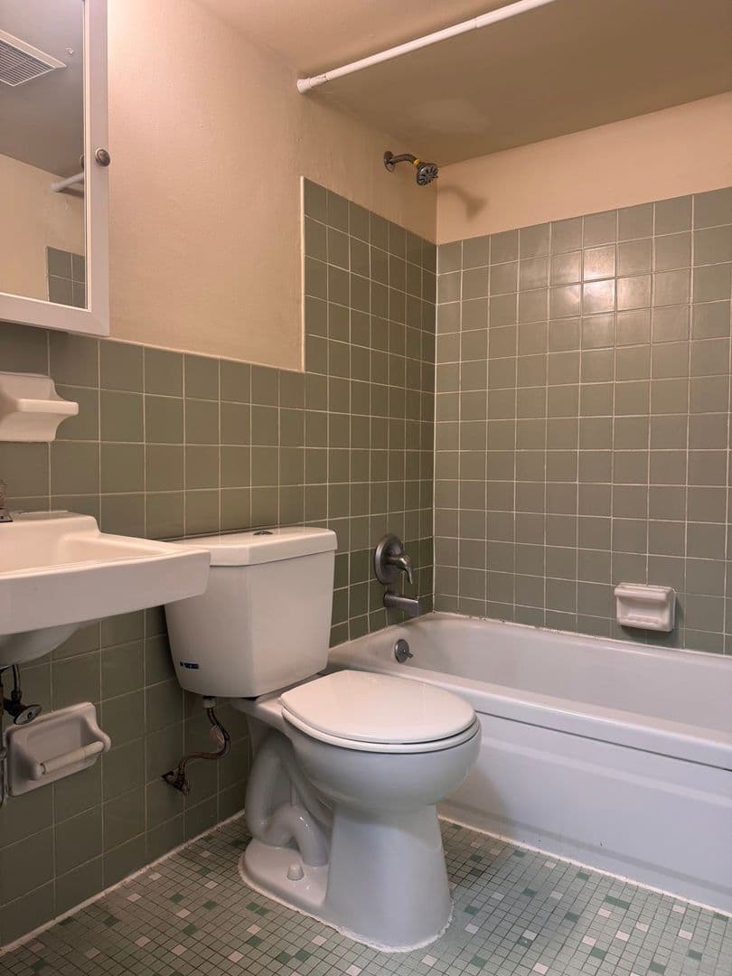 Ridley Park Apartment: 201-203 Chester Pike
