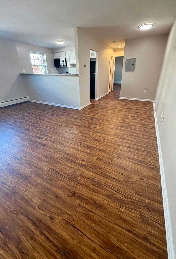Norwood Apartment: 661 Mohawk Avenue