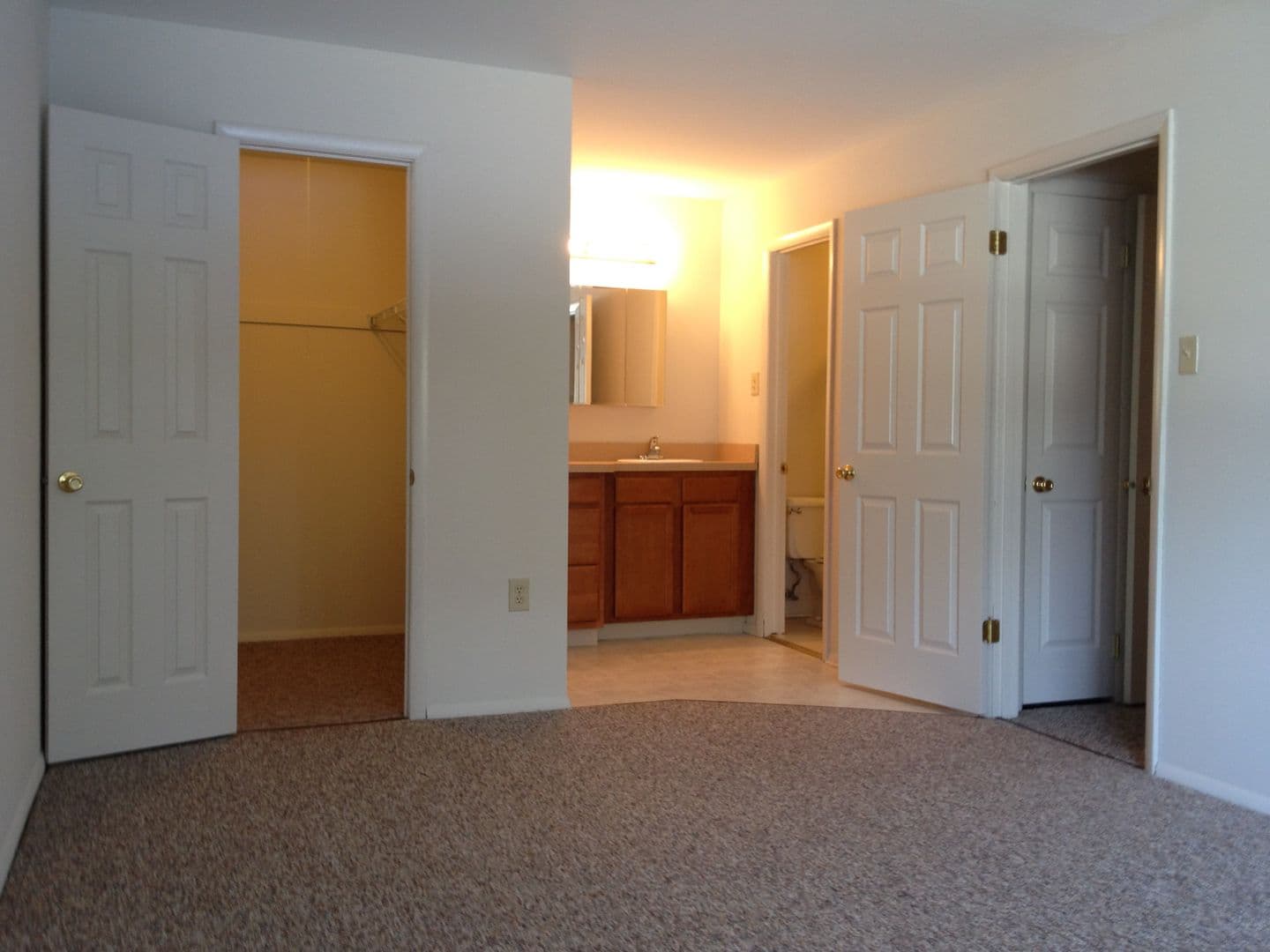 York Apartment: 102-199 Silver Spur Drive