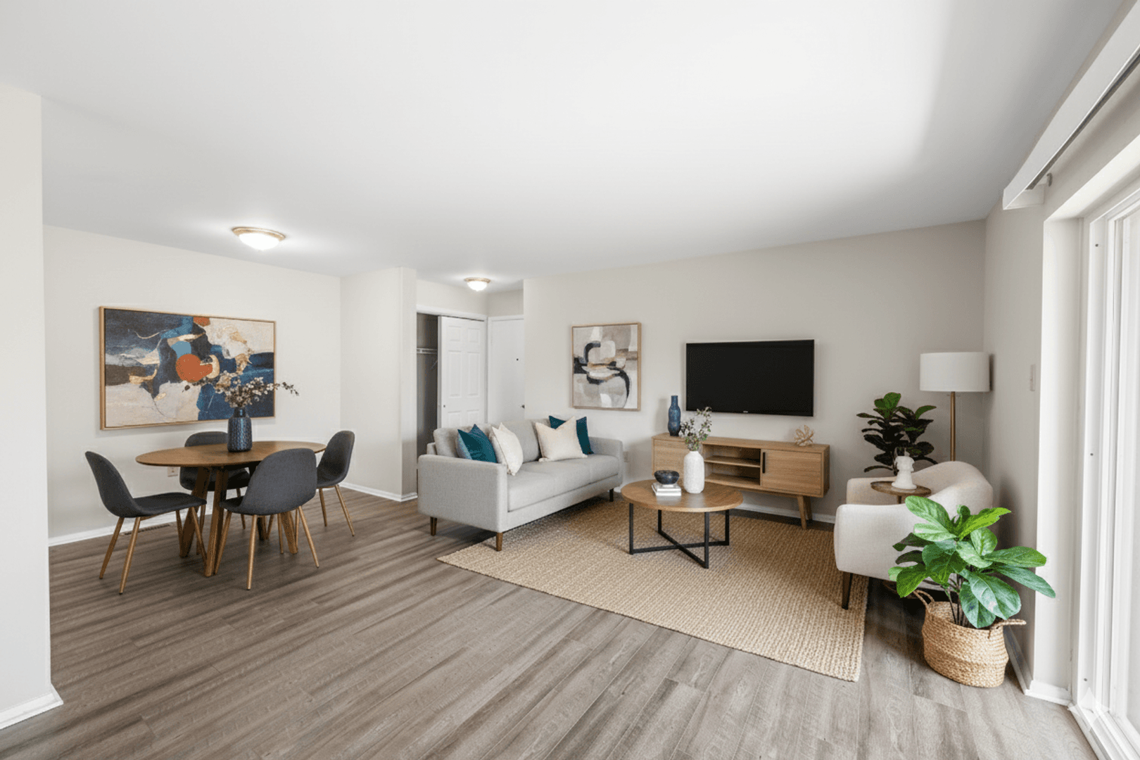 York Apartment: 102-199 Silver Spur Drive