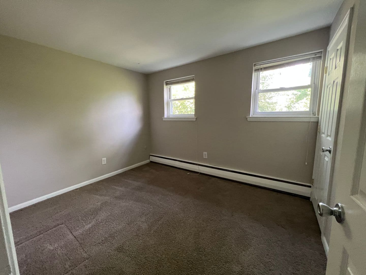 Broomall Apartment: 2201 West Chester Pike