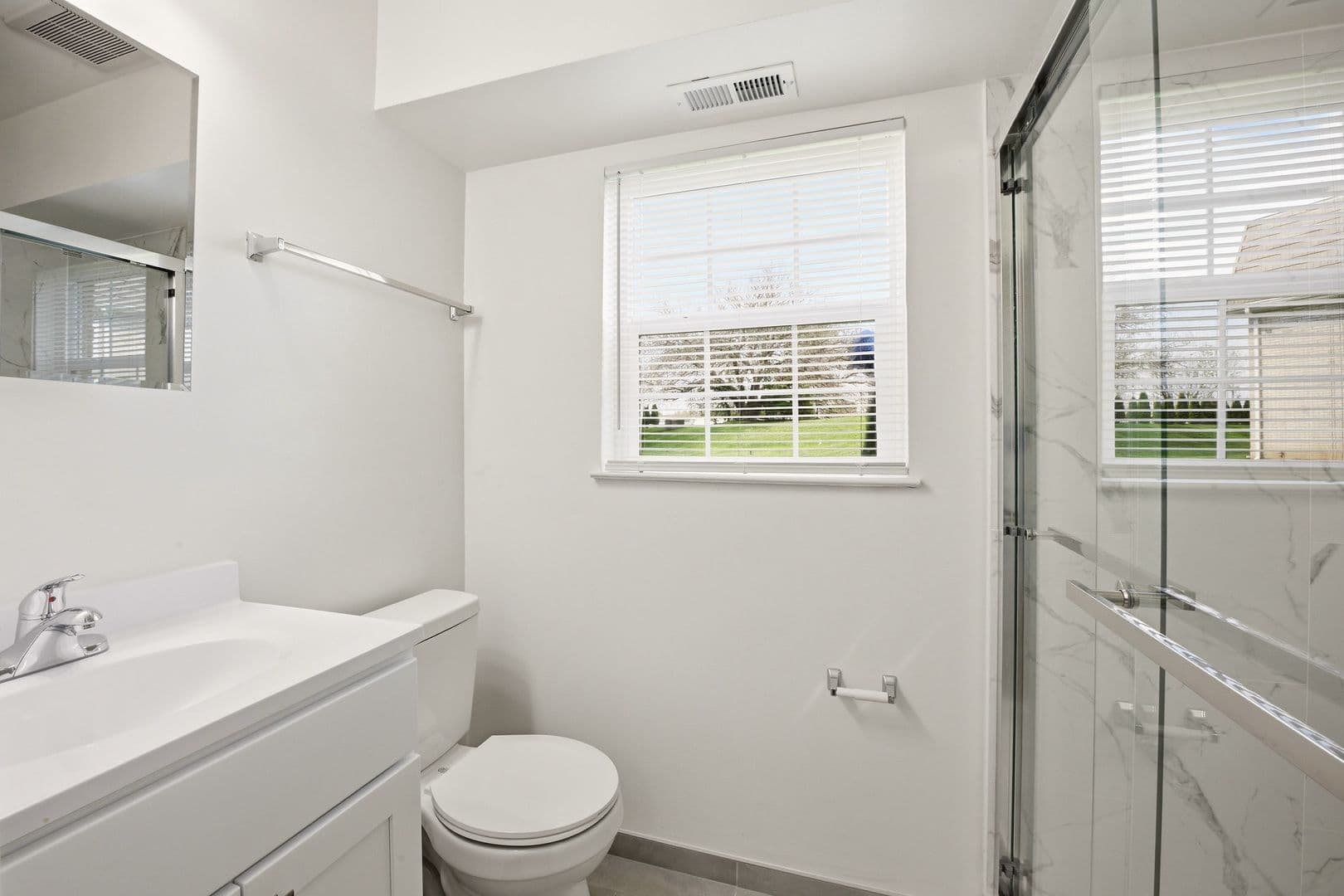 Lebanon Apartment: 1201 West Crestview Drive