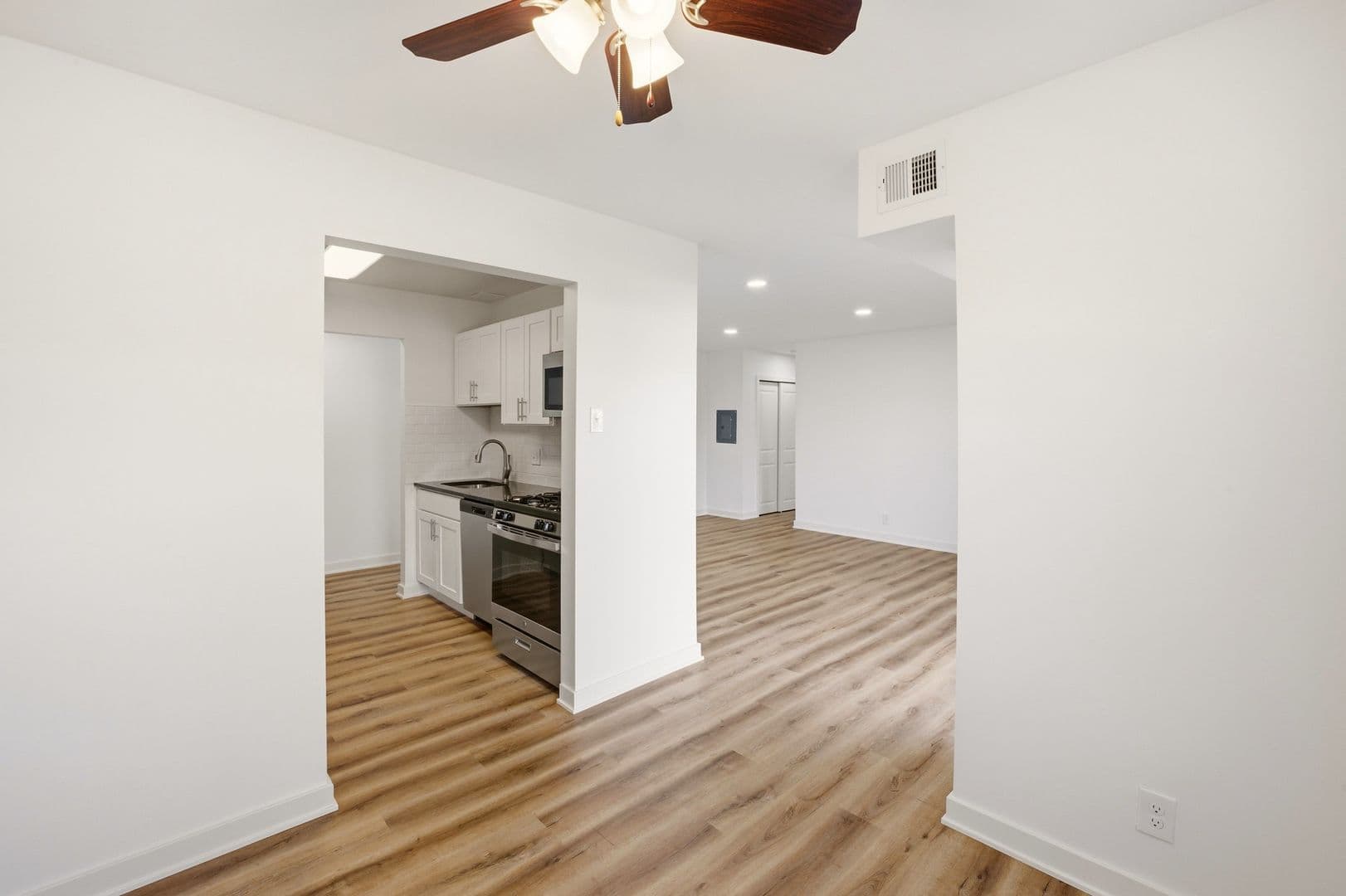 Lebanon Apartment: 1201 West Crestview Drive