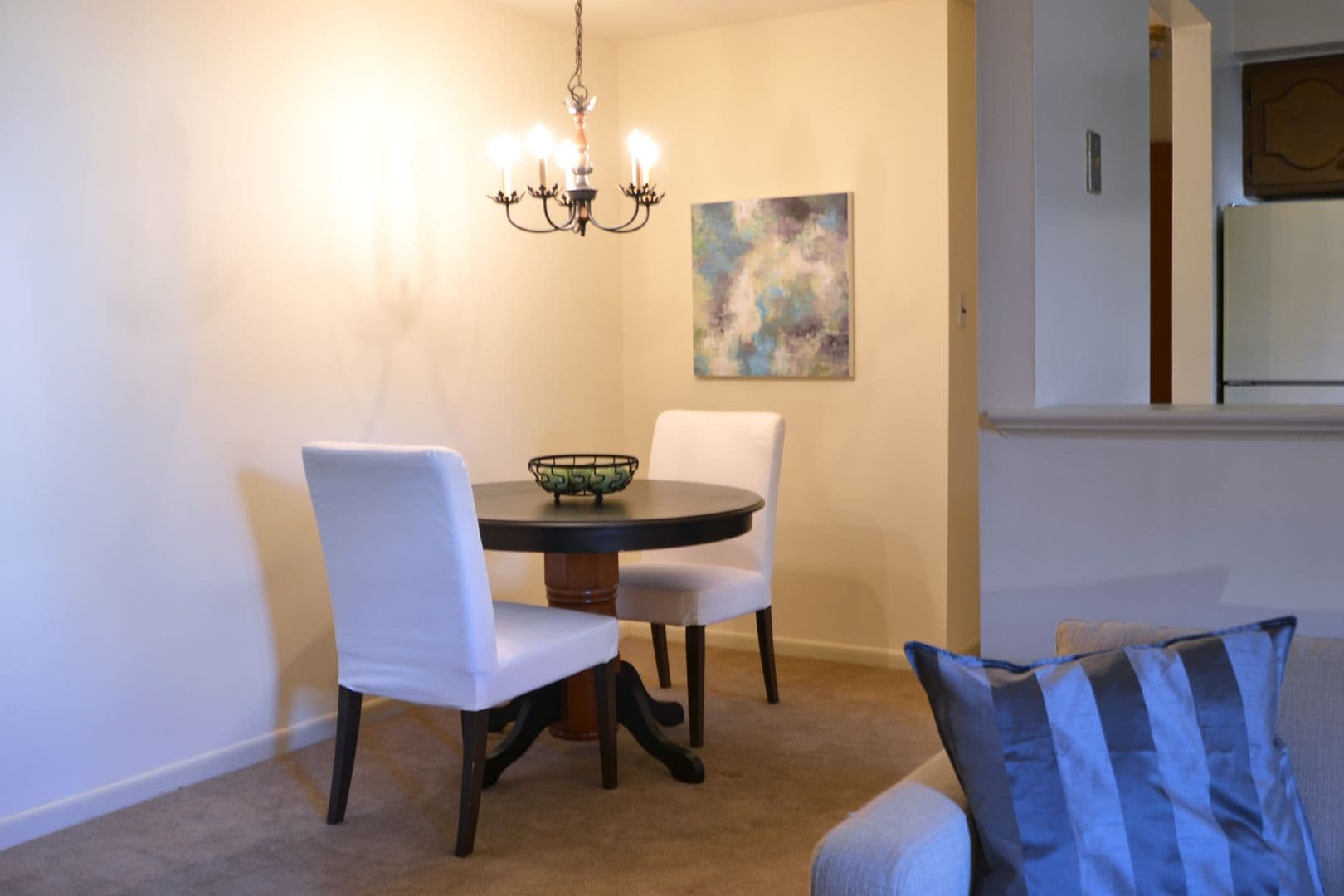 Norwood Apartment: 661 Mohawk Avenue