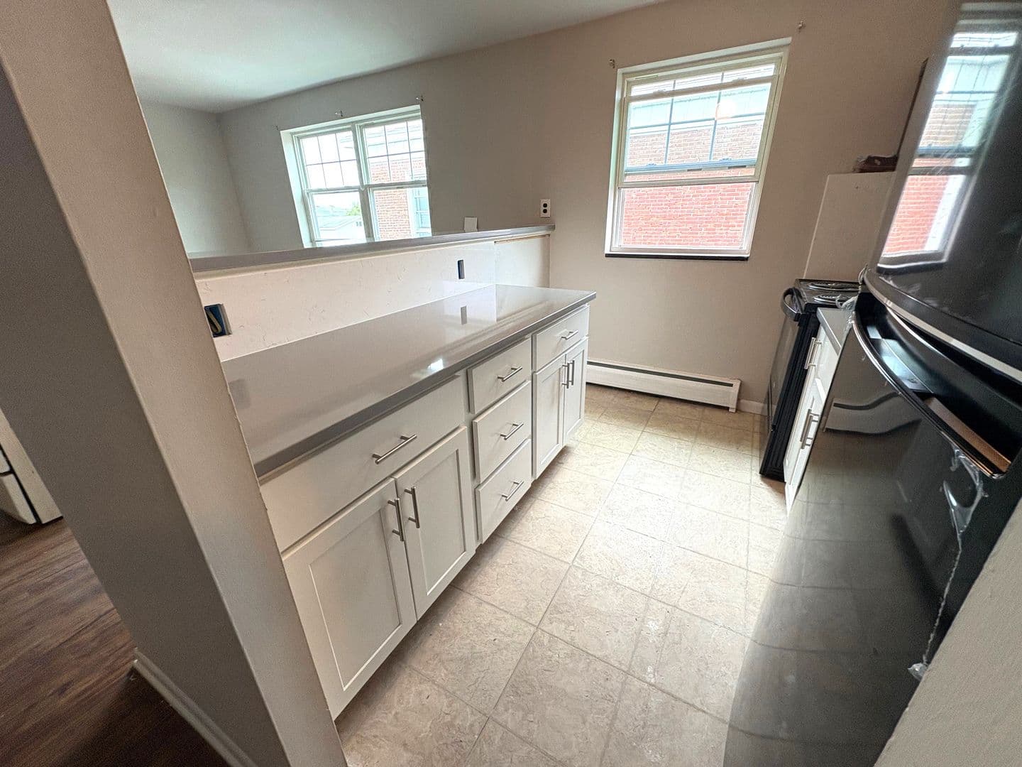 Norwood Apartment: 661 Mohawk Avenue