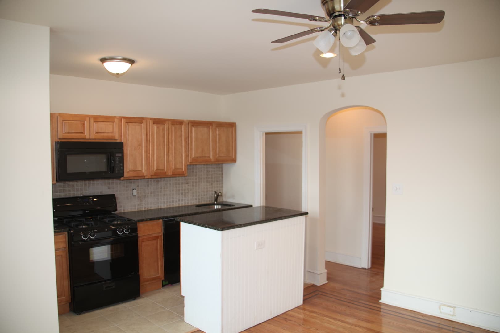 Havertown Apartment: 2033 E Darby Road