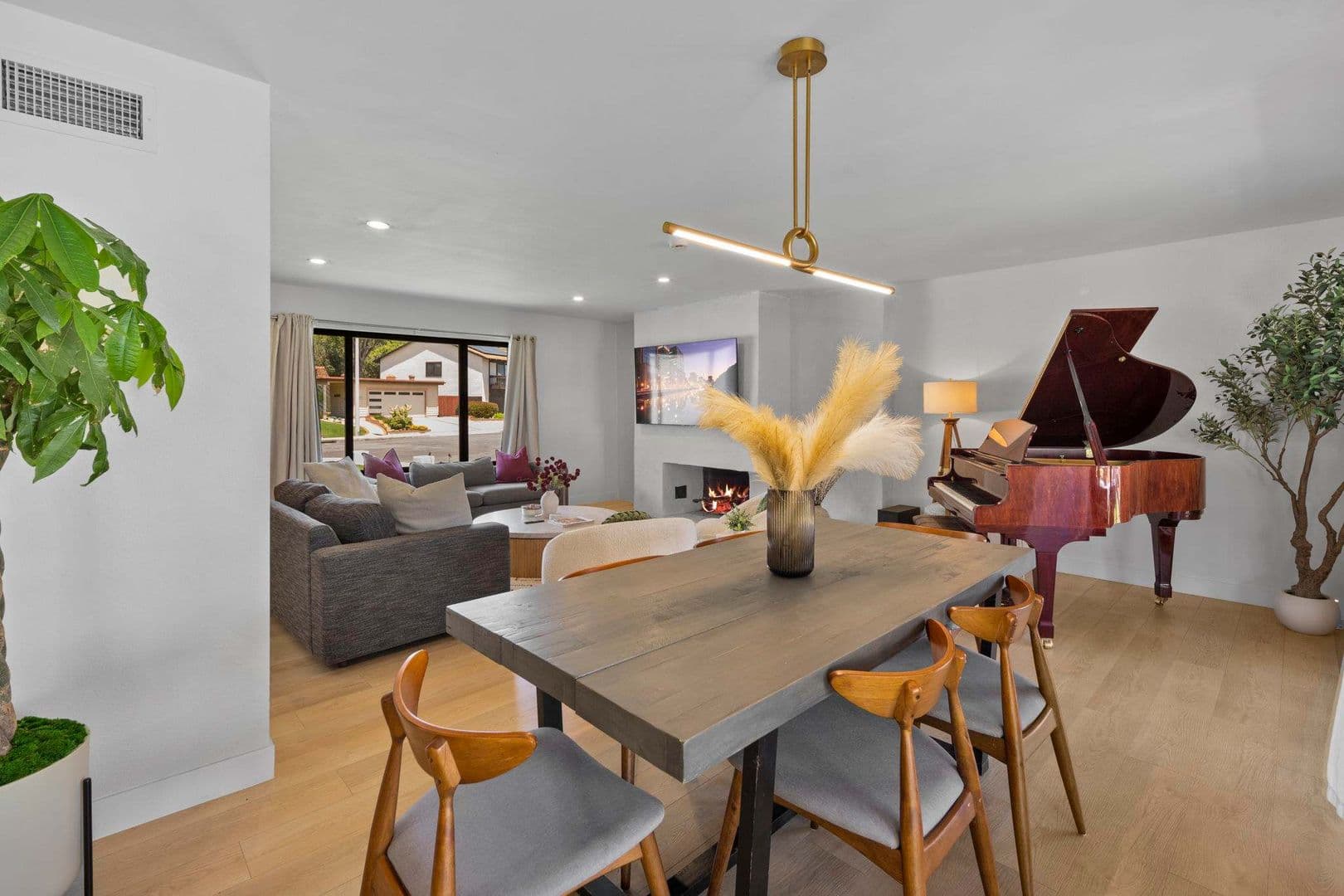 San Diego House: 5865 Cozzens Street