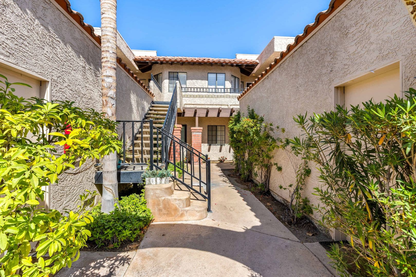 Palm Springs House: 2345 S Cherokee Way