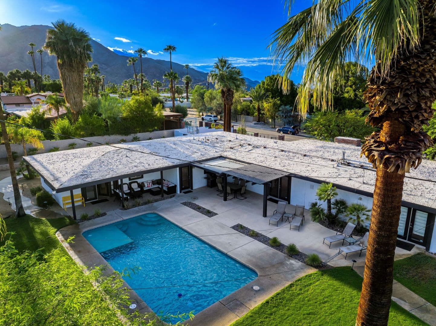 Palm Desert House: 73255 Grapevine Street
