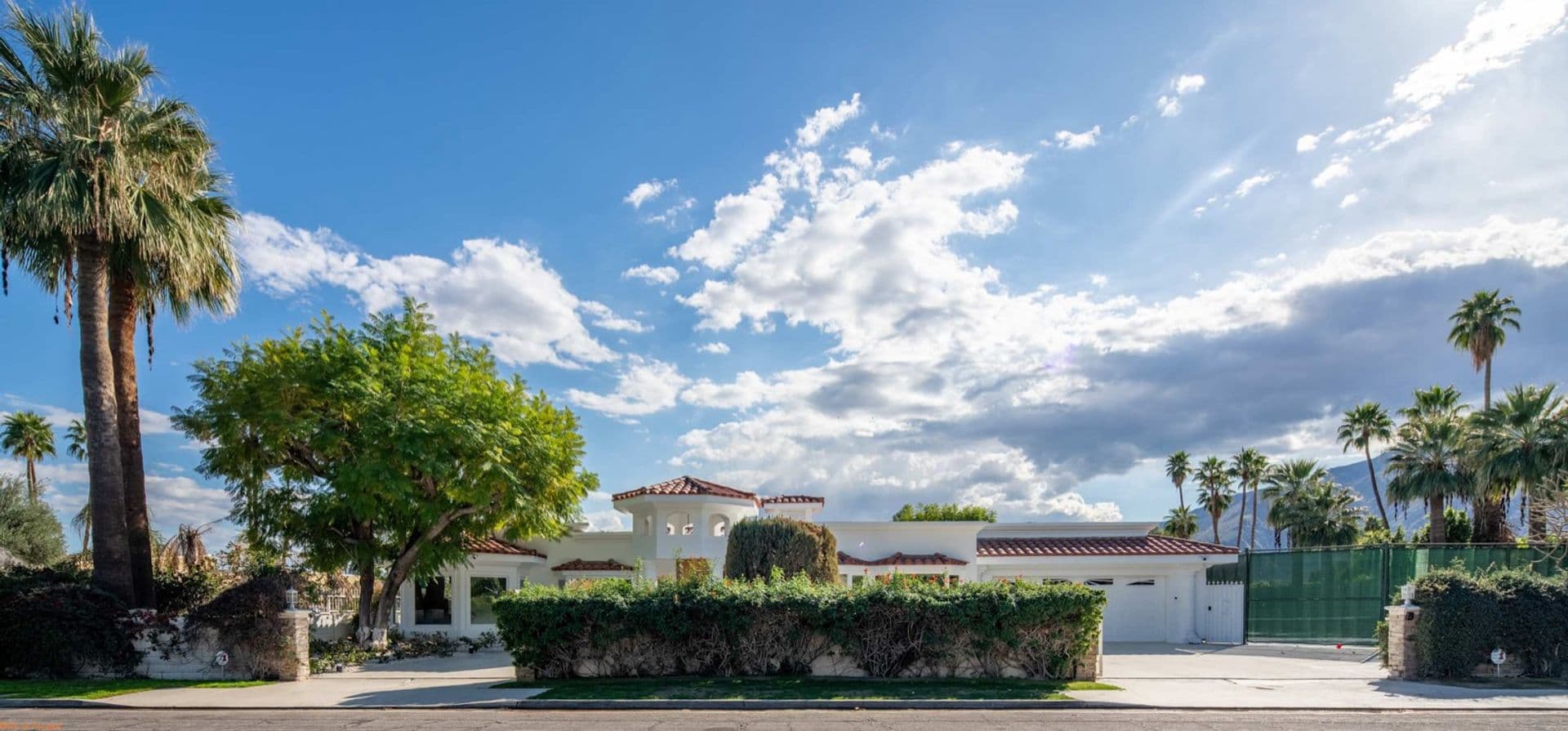 Palm Springs House: 875 Tamarisk Rd