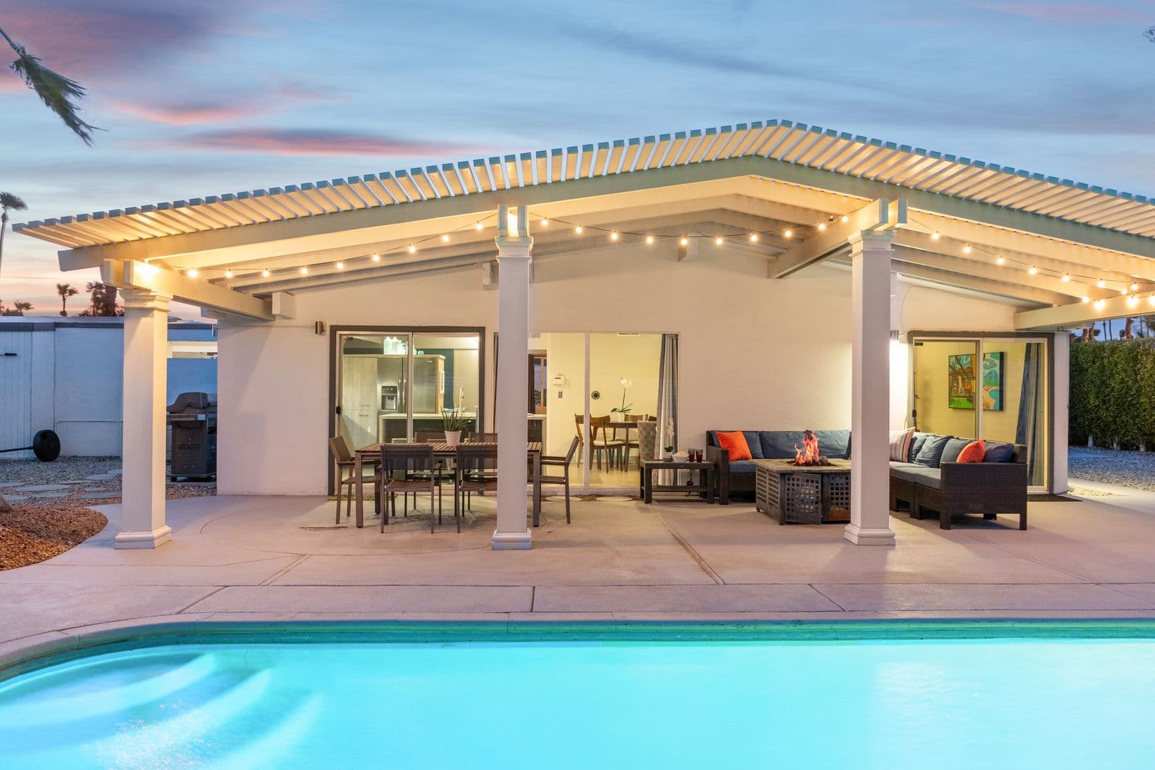 Palm Springs House: 915 E Racquet Club Rd
