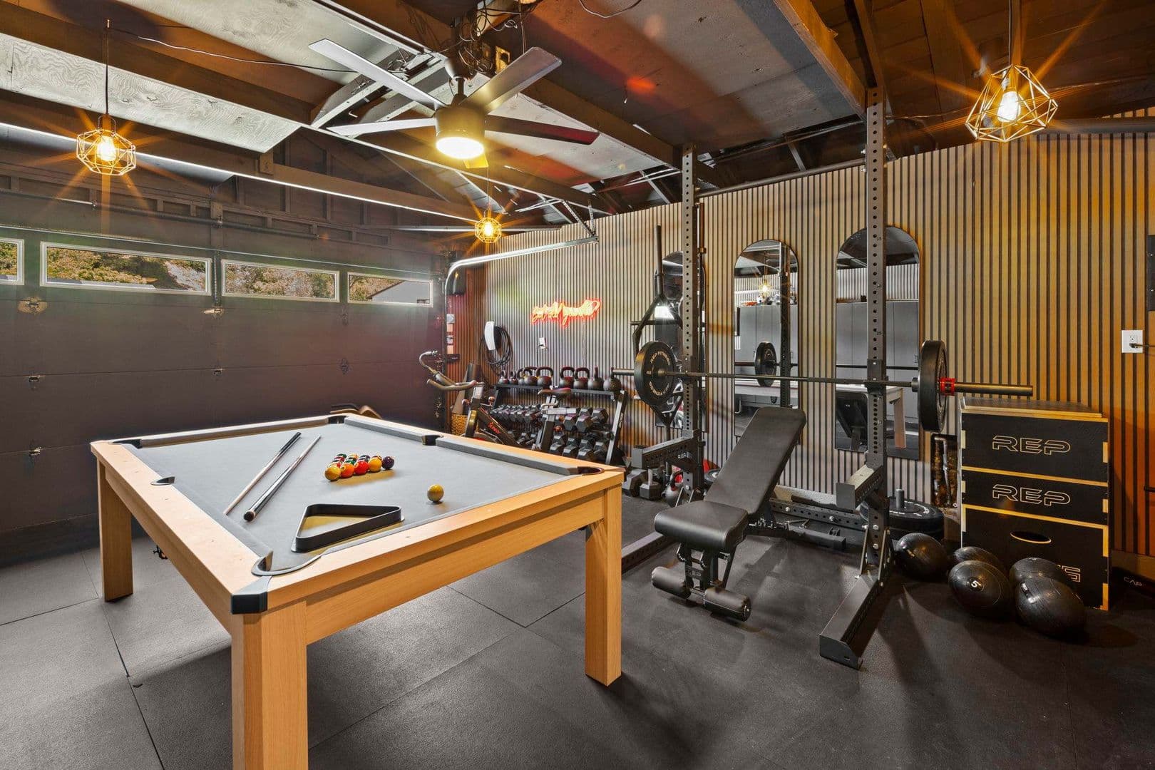 San Diego House: 5865 Cozzens Street