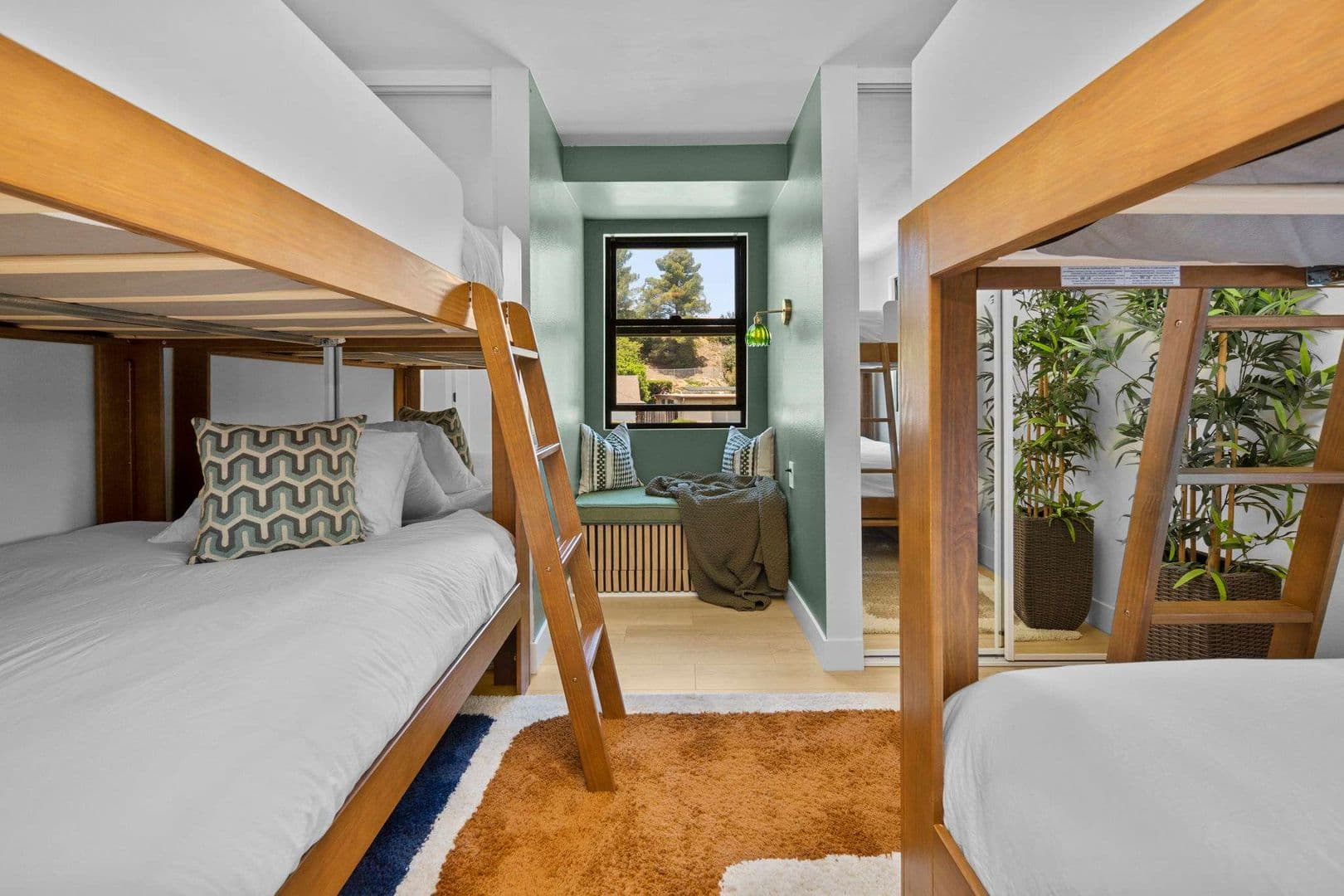 San Diego House: 5865 Cozzens Street