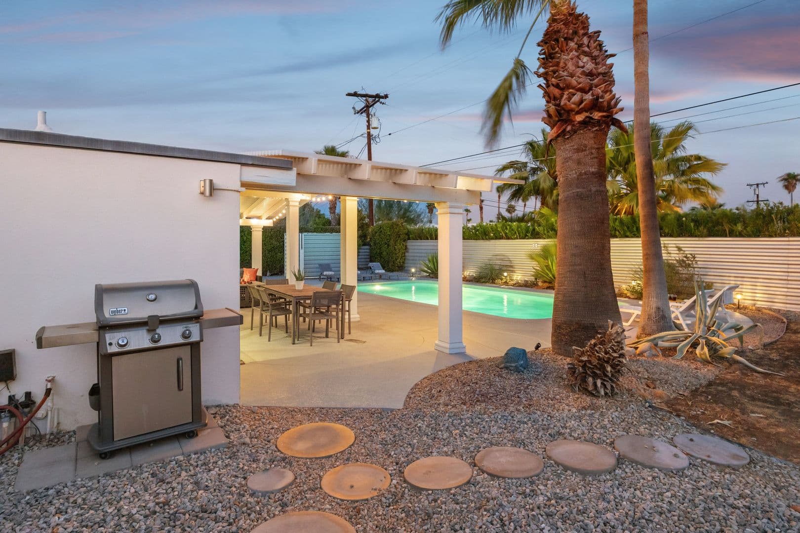 Palm Springs House: 915 E Racquet Club Rd