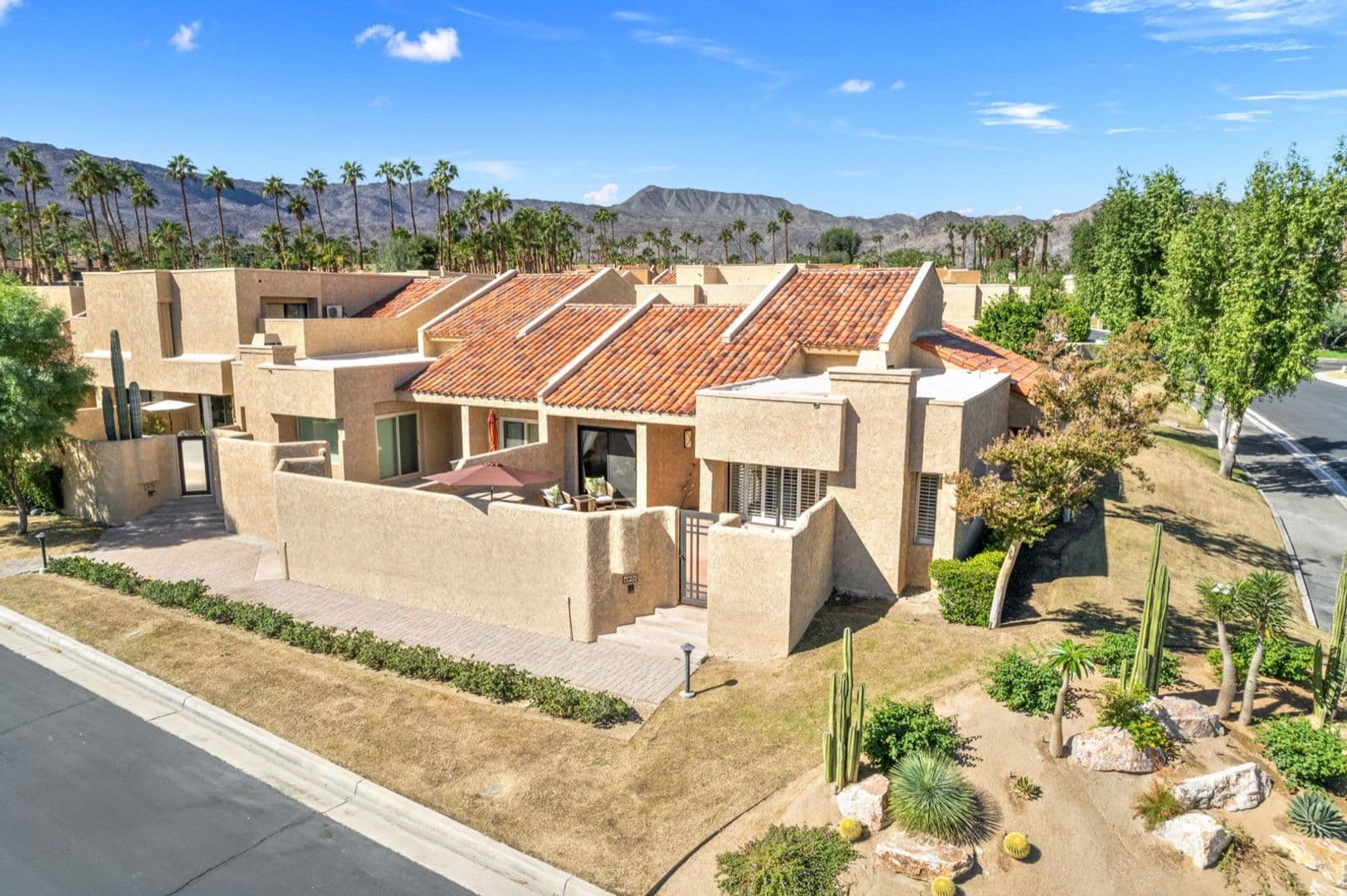 Palm Desert House: 49035 Mariposa Drive