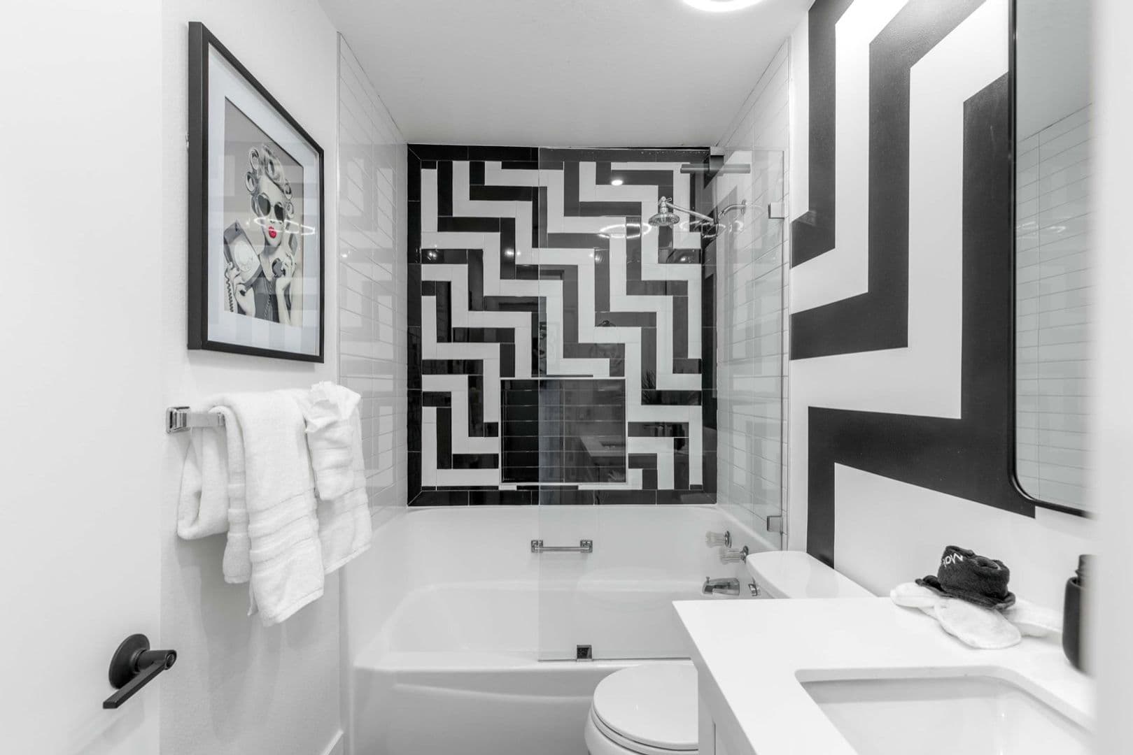 Palm Springs House: 2380 N San Antonio Rd