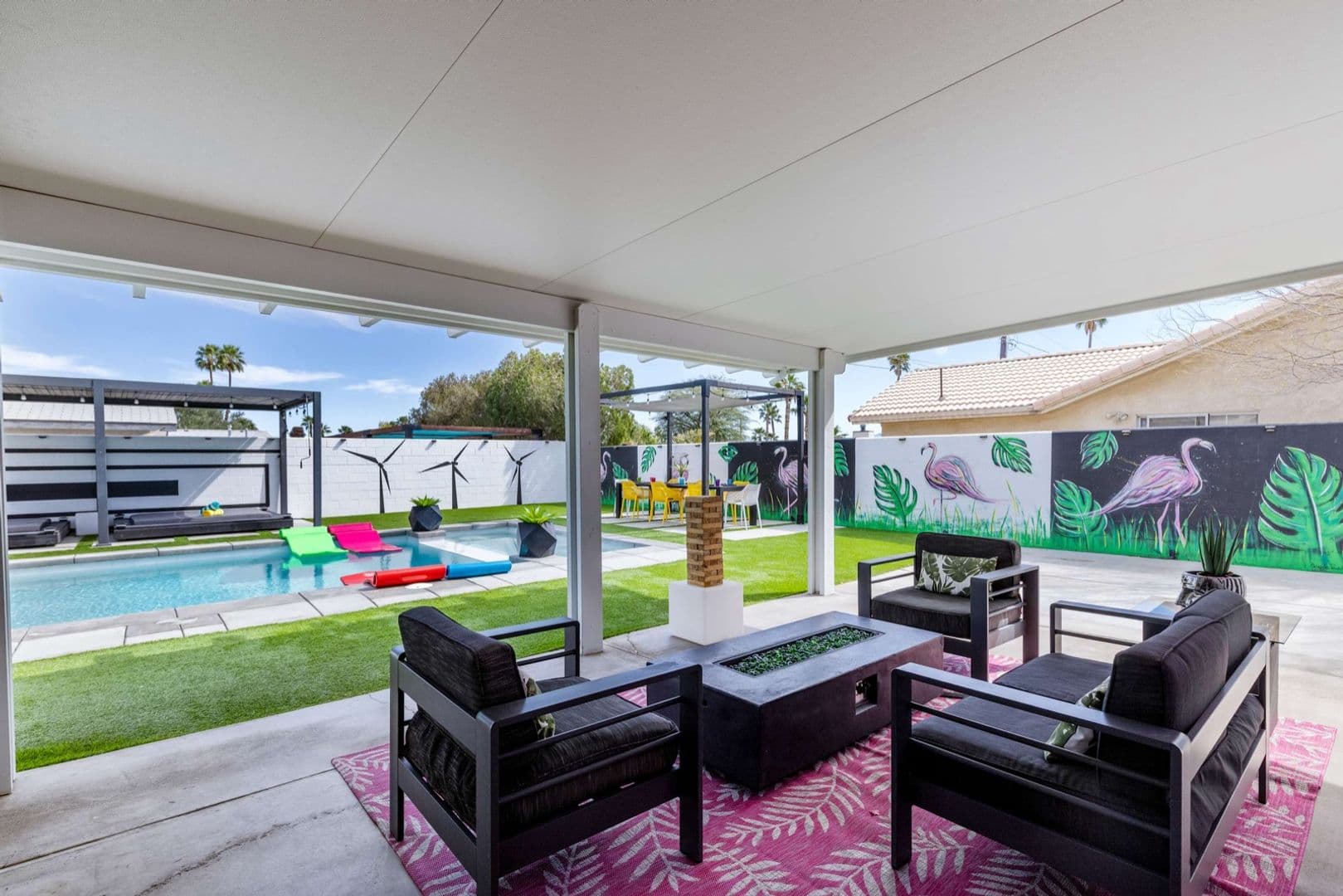 Palm Springs House: 2380 N San Antonio Rd