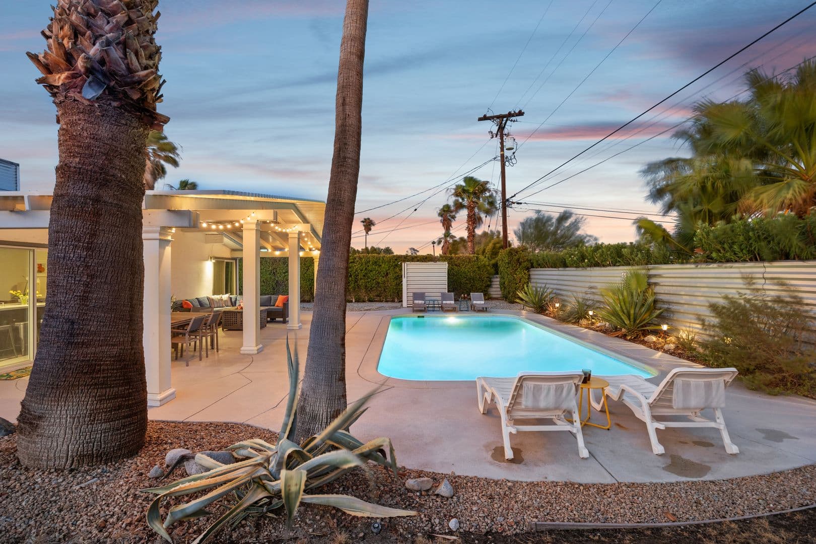 Palm Springs House: 915 E Racquet Club Rd