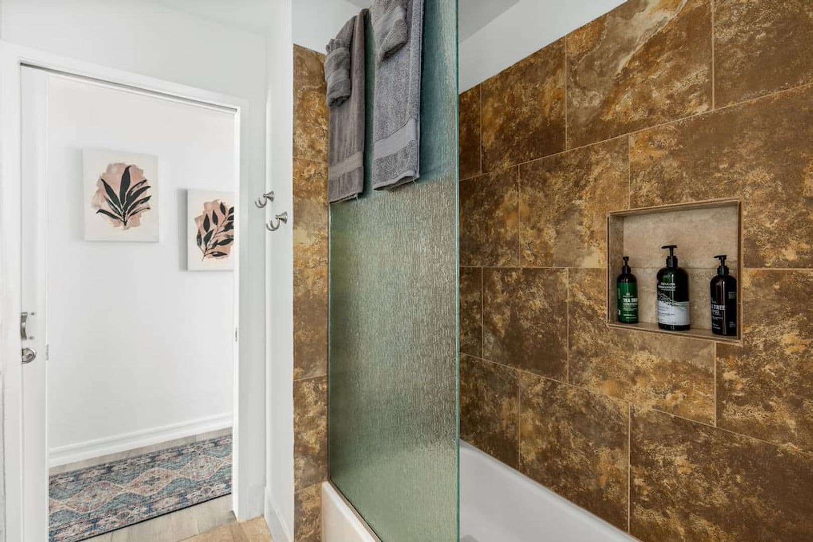 Palm Springs House: 2184 E Powell Rd