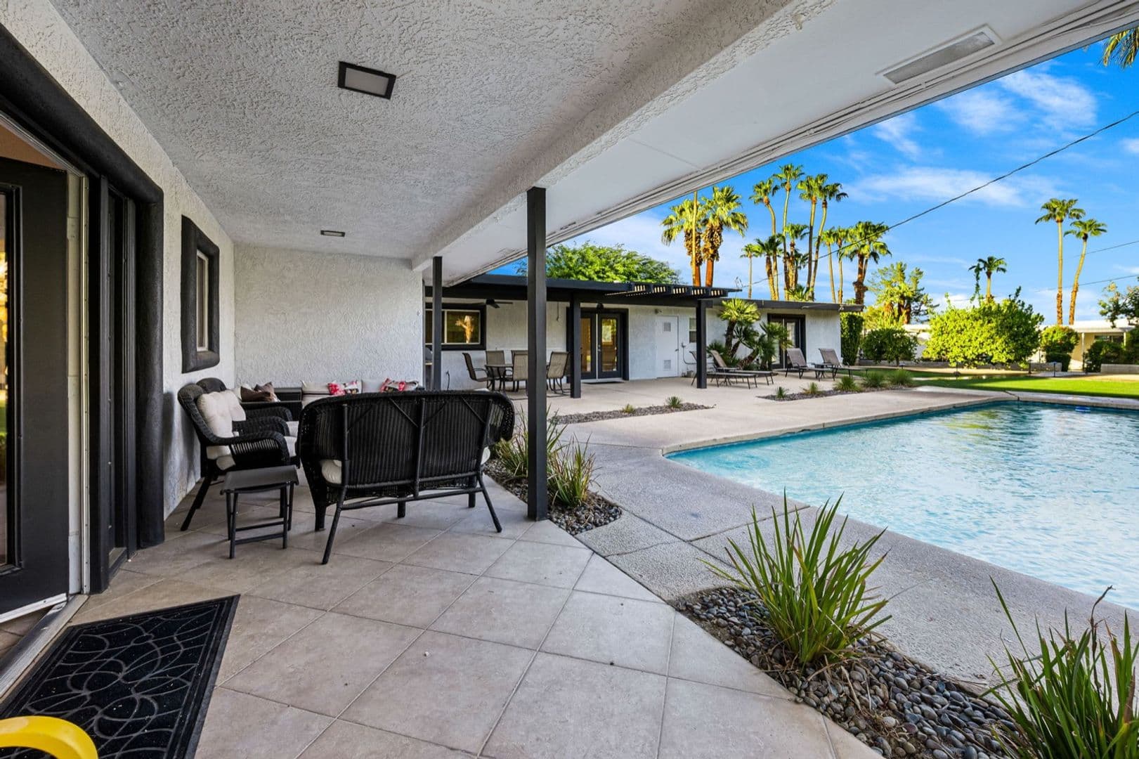 Palm Desert House: 73255 Grapevine Street