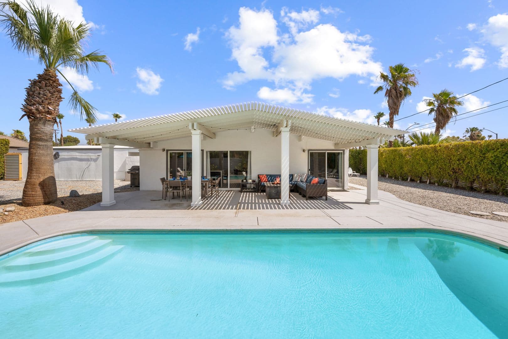 Palm Springs House: 915 E Racquet Club Rd