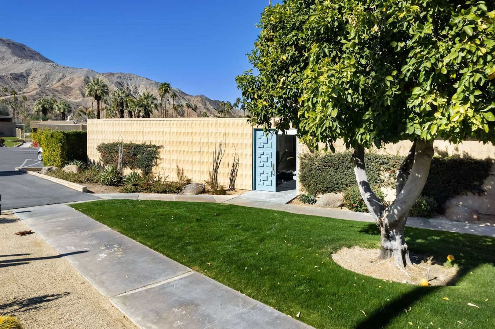 Palm Desert House: 815 Sandpiper Street