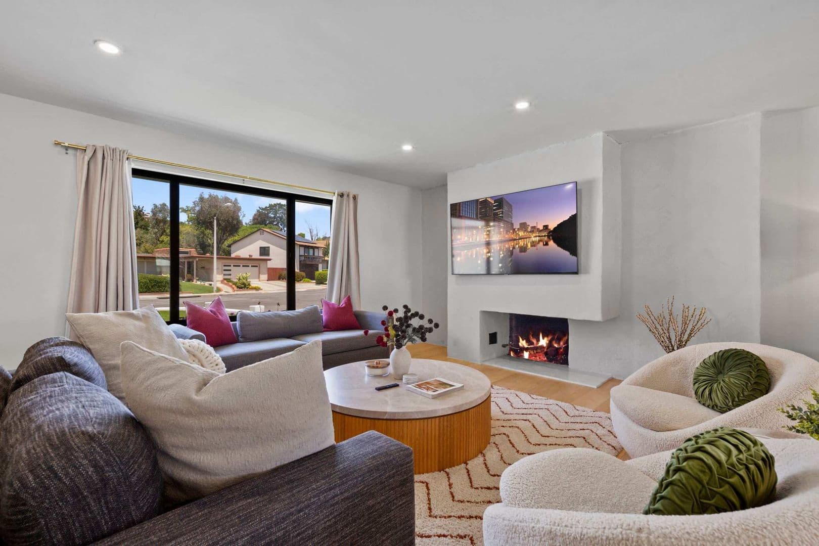 San Diego House: 5865 Cozzens Street