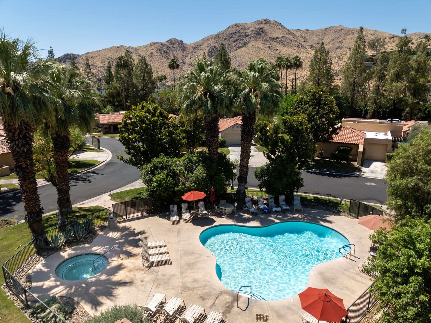 Palm Springs House: 2345 S Cherokee Way