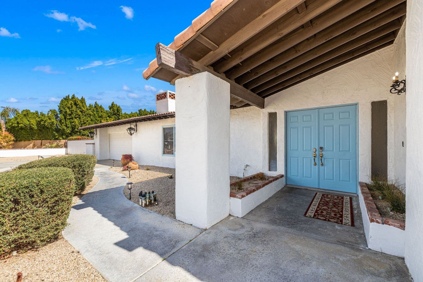 Palm Springs House: 2290 N Victoria Rd