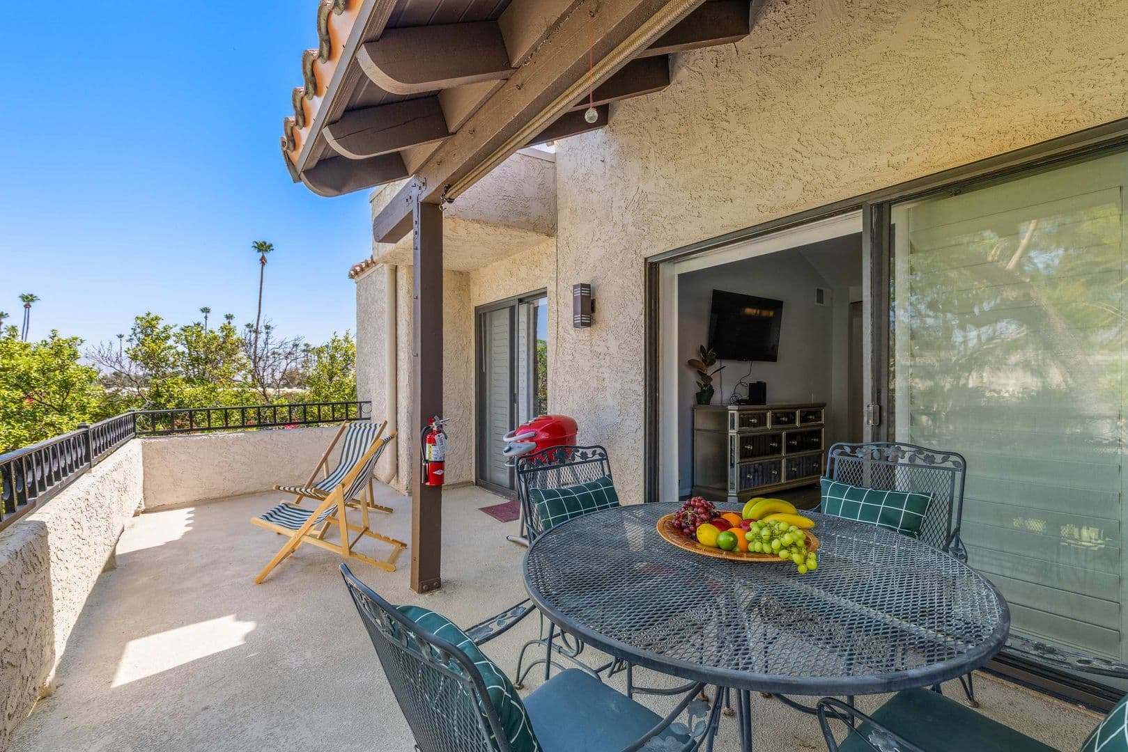 Palm Springs House: 2345 S Cherokee Way