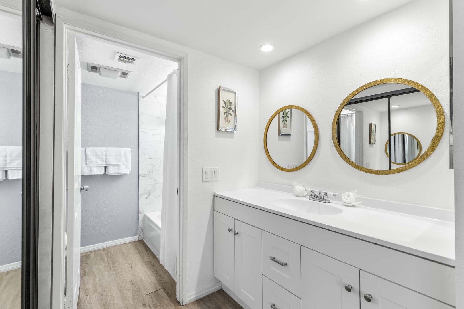 Palm Springs House: 2345 S Cherokee Way