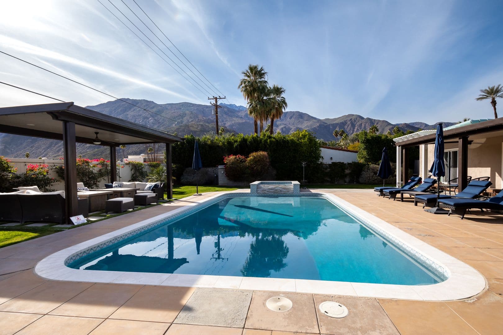 Palm Springs House: 477 East Via Colusa