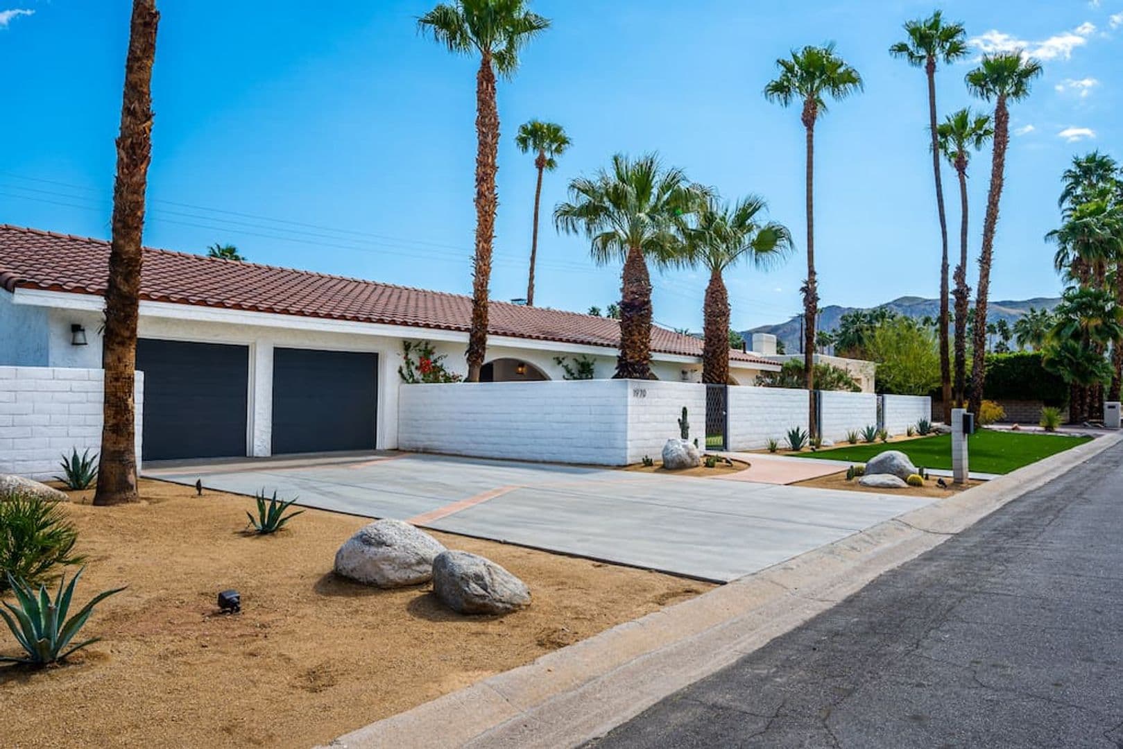 Palm Springs House: 1970 South Joshua Tree Place