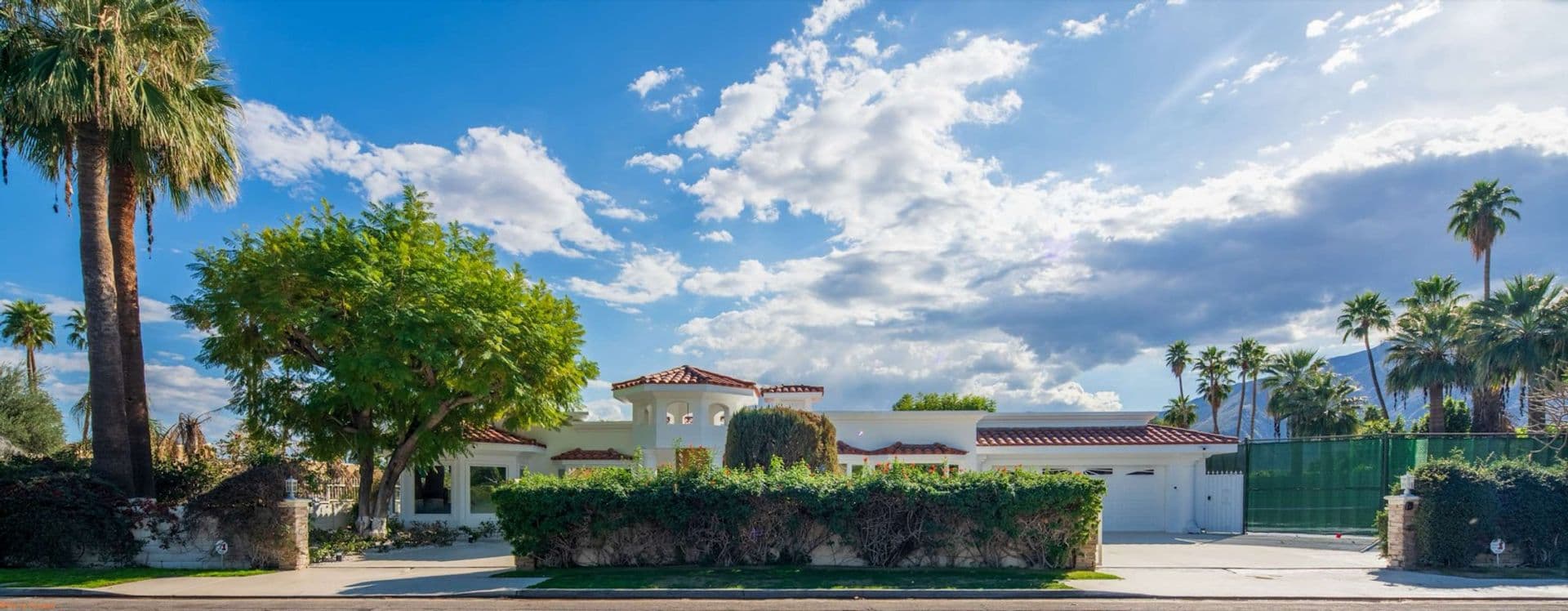 Palm Springs House: 875 Tamarisk Rd