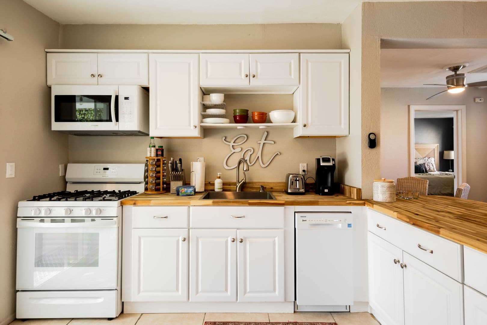 Palm Springs House: 477 East Via Colusa