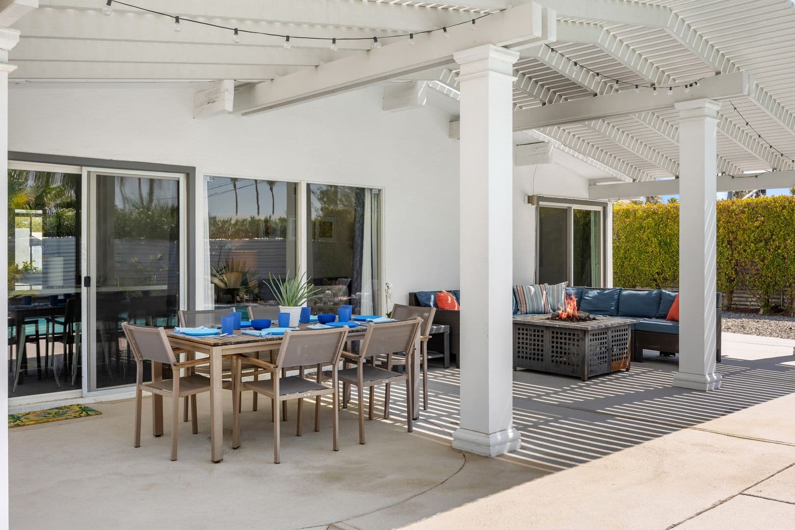 Palm Springs House: 915 E Racquet Club Rd