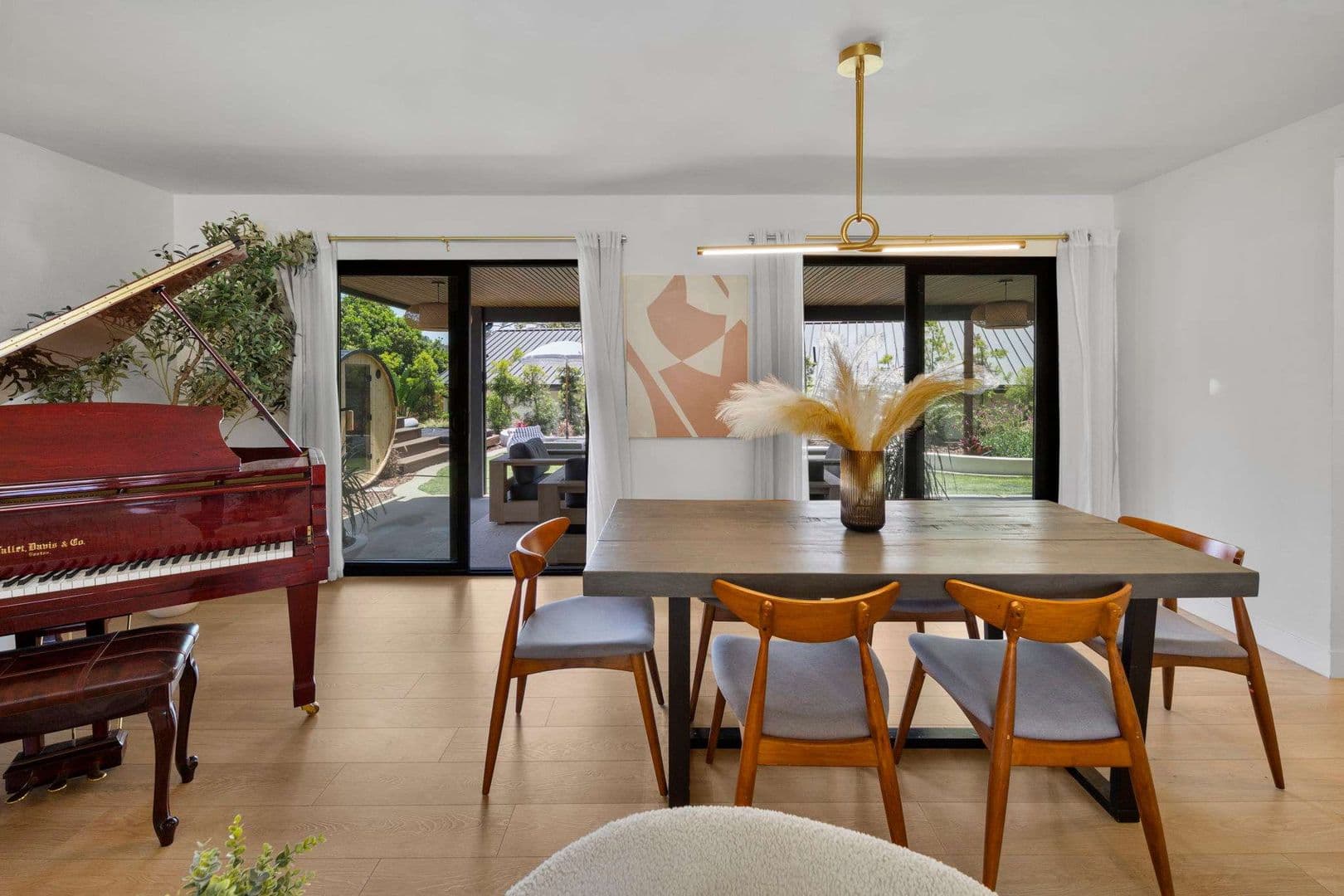 San Diego House: 5865 Cozzens Street