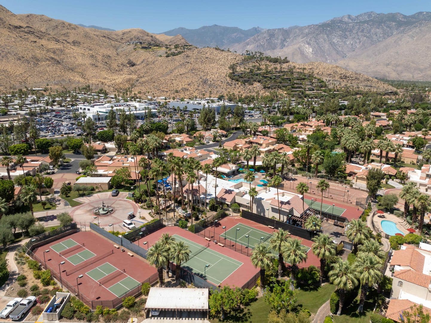 Palm Springs House: 2345 S Cherokee Way