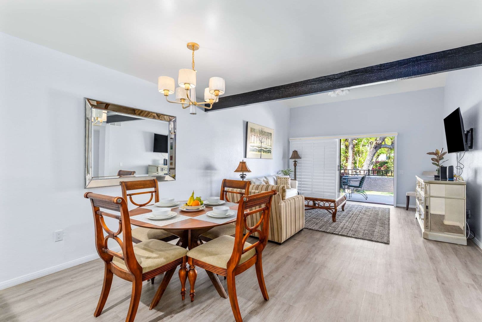 Palm Springs House: 2345 S Cherokee Way
