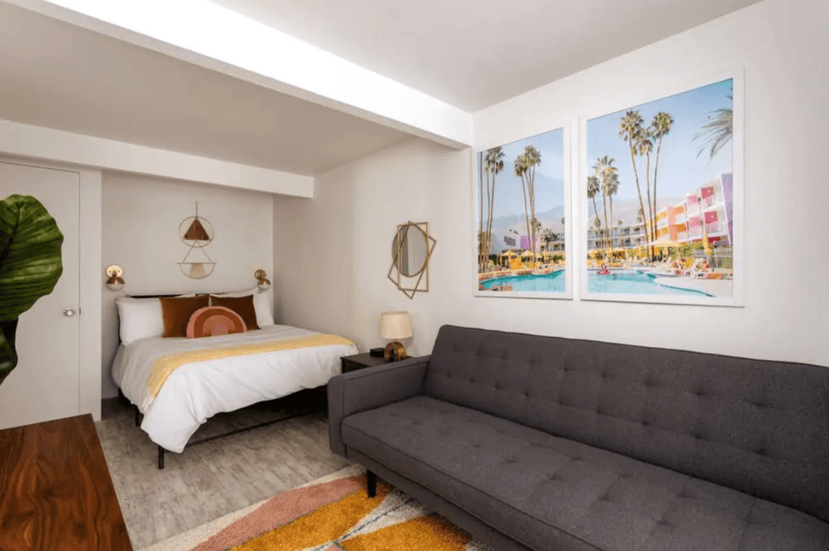 Palm Springs House: 547 N Sunrise Way