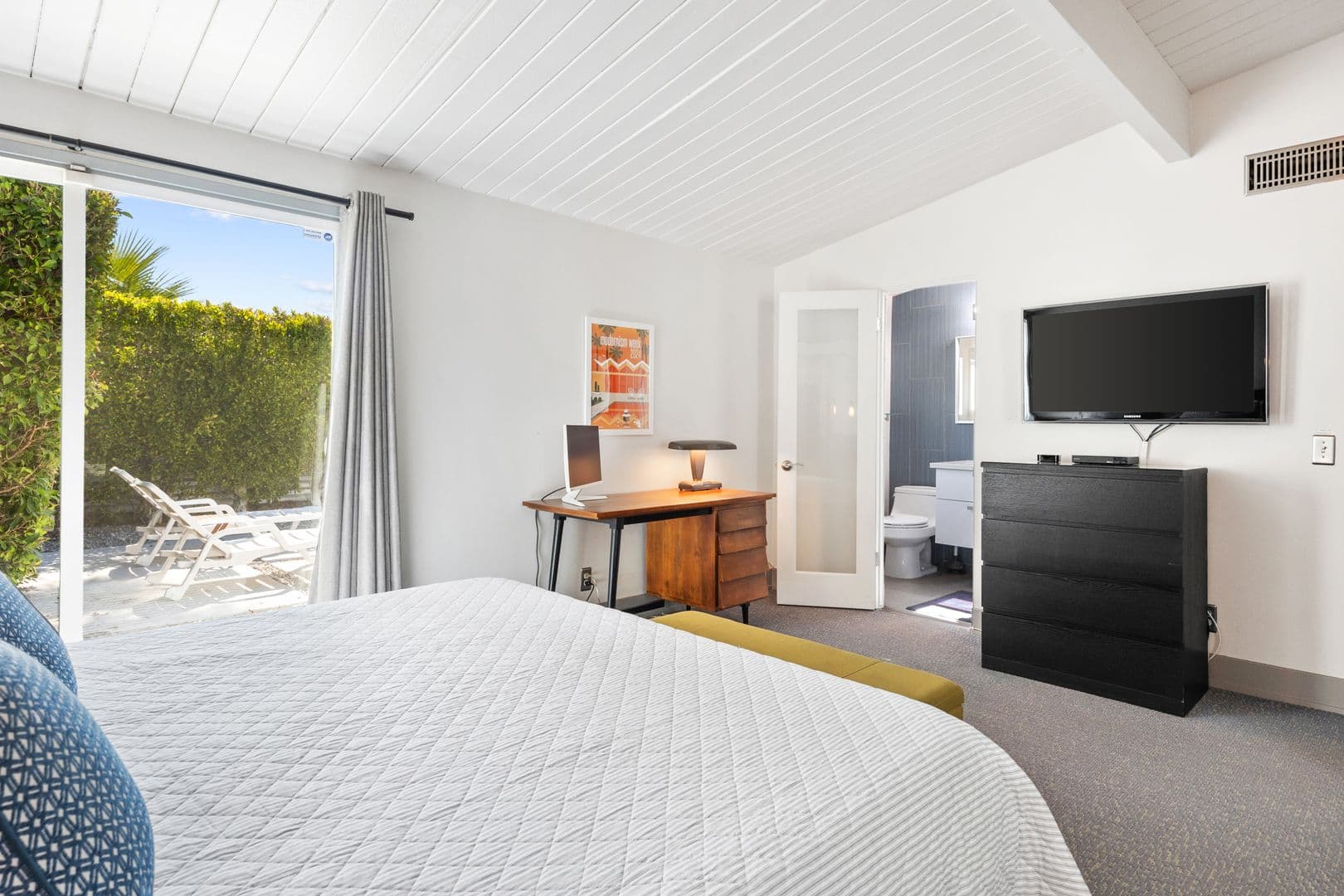 Palm Springs House: 915 E Racquet Club Rd