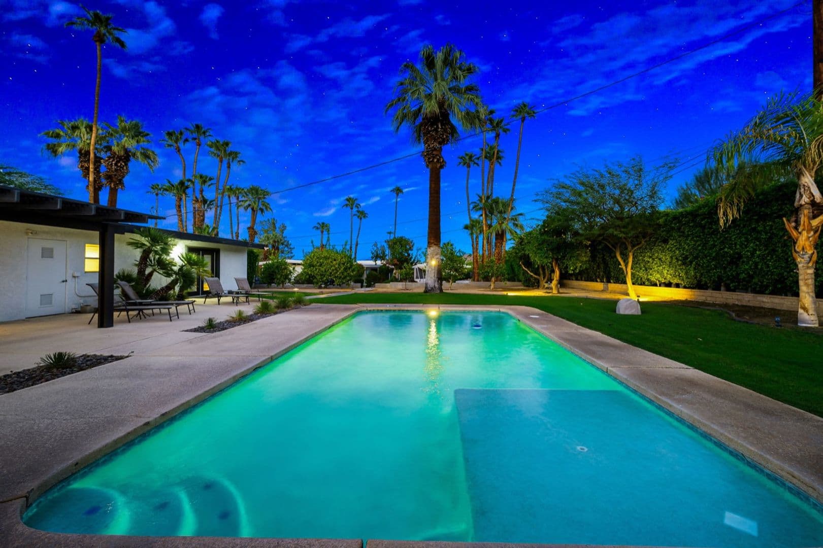 Palm Desert House: 73255 Grapevine Street