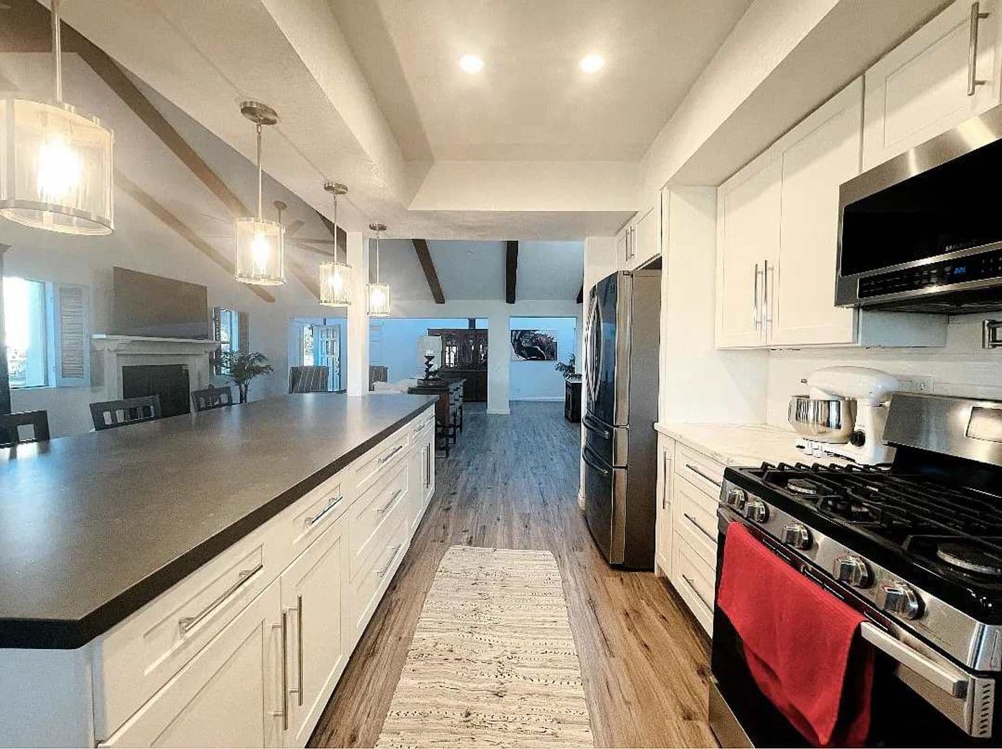 Fallbrook House: 1412 El Nido Dr