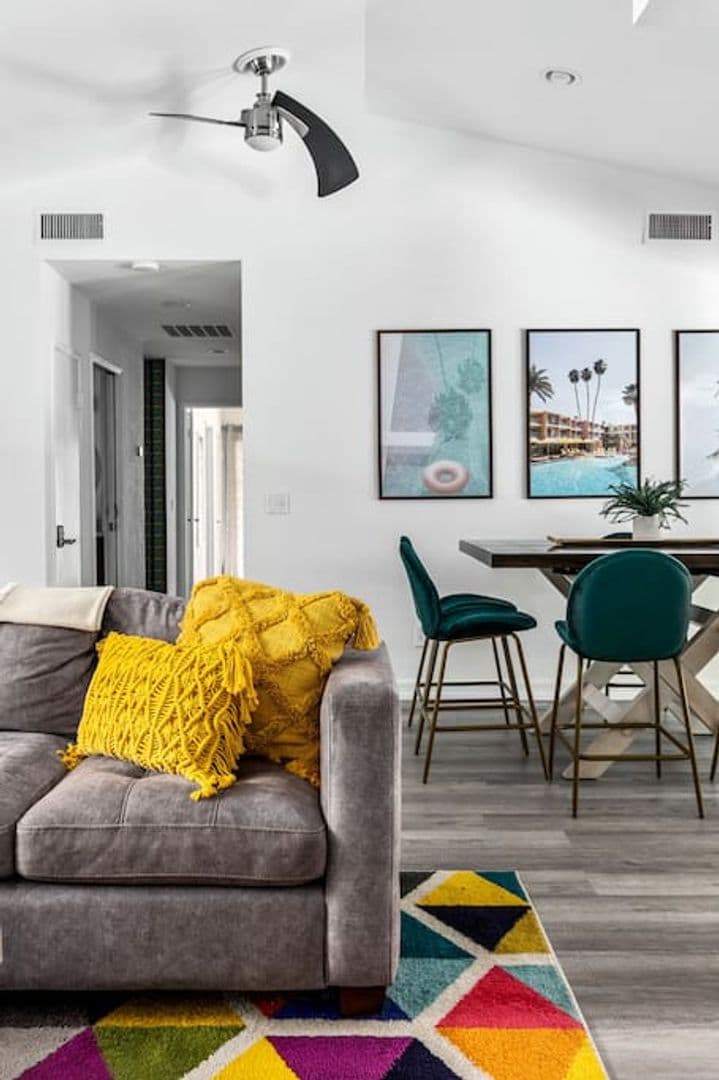 Palm Springs House: 2184 E Powell Rd
