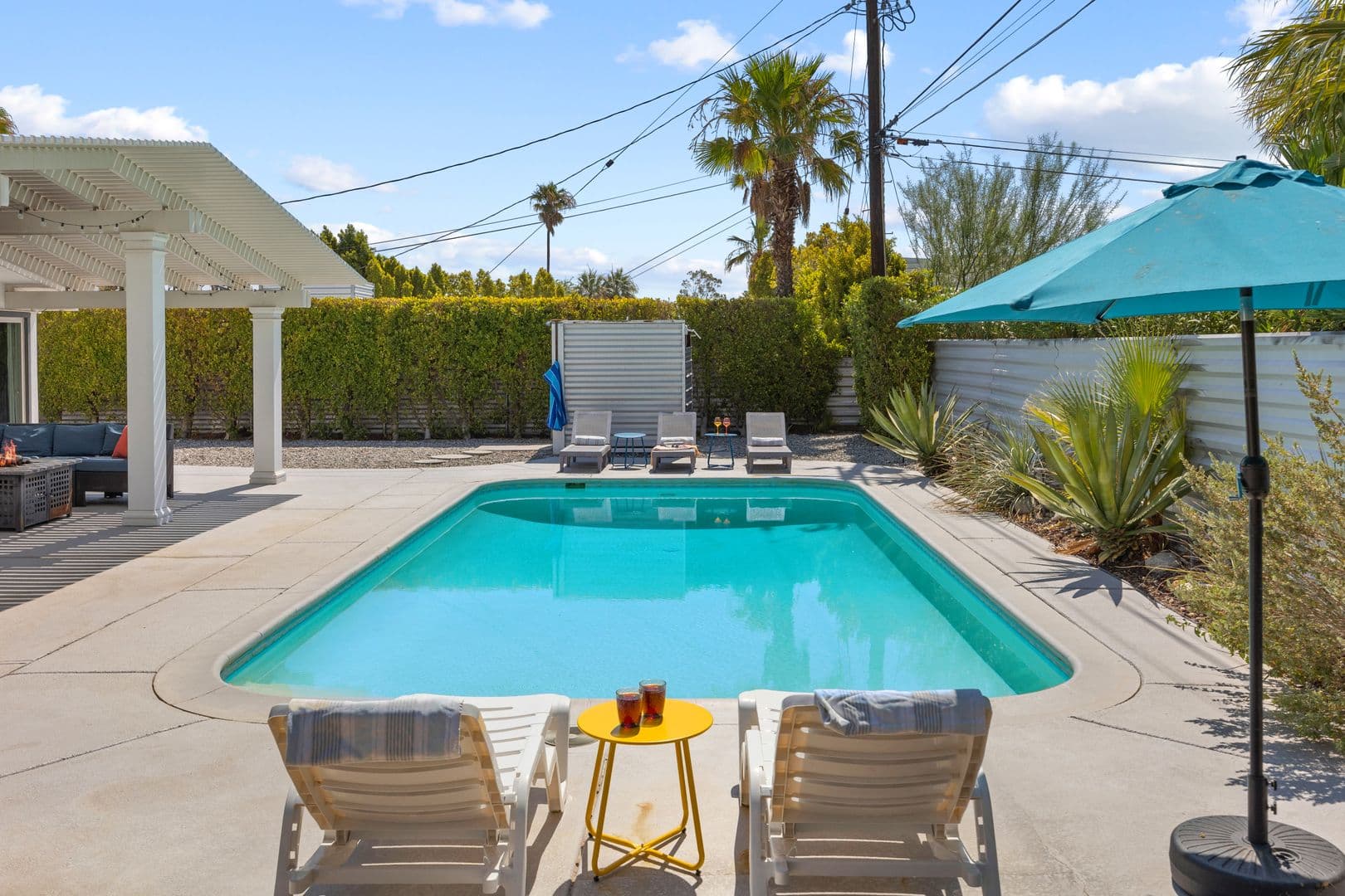 Palm Springs House: 915 E Racquet Club Rd