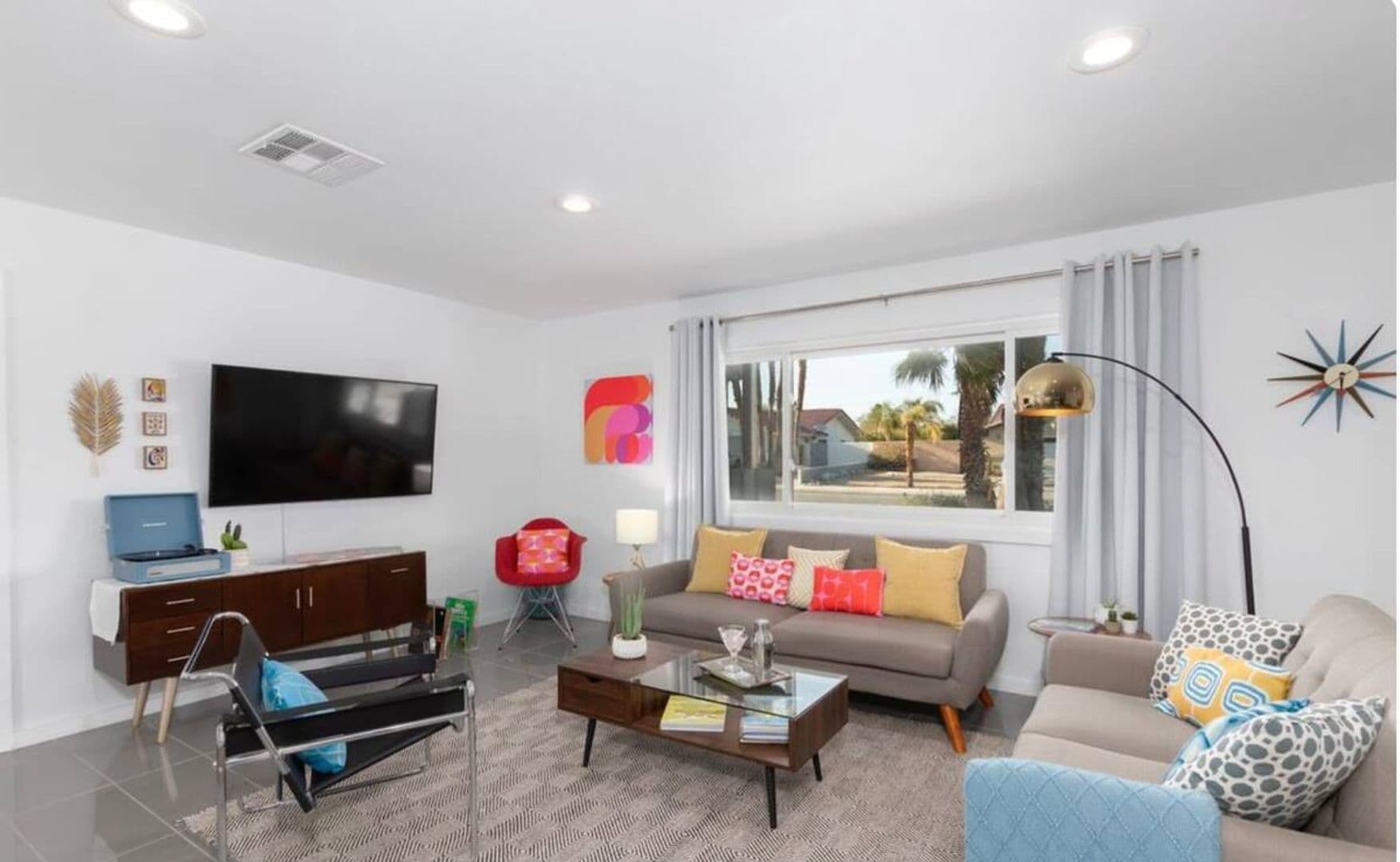 Palm Springs House: 2241 E Finley Rd