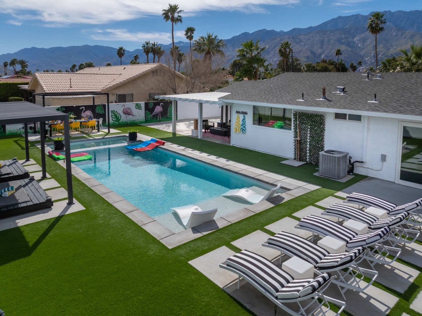 Palm Springs House: 2380 N San Antonio Rd