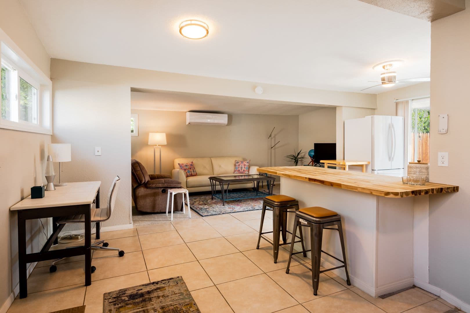 Palm Springs House: 477 East Via Colusa