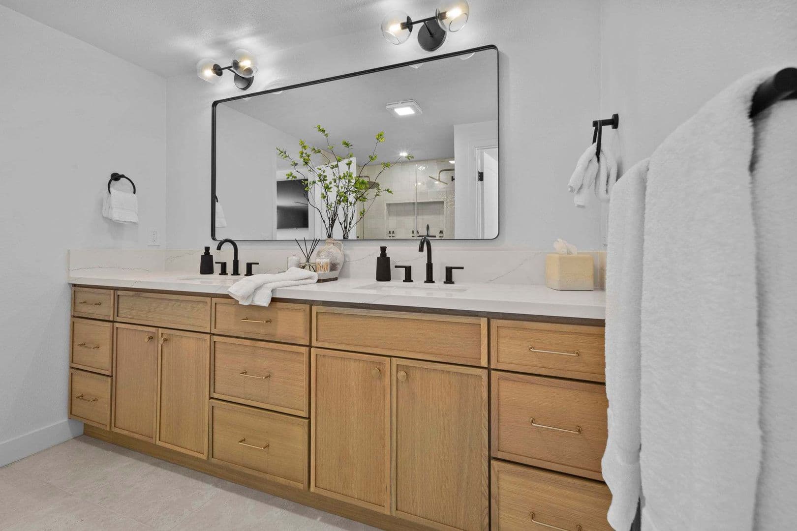 San Diego House: 5865 Cozzens Street