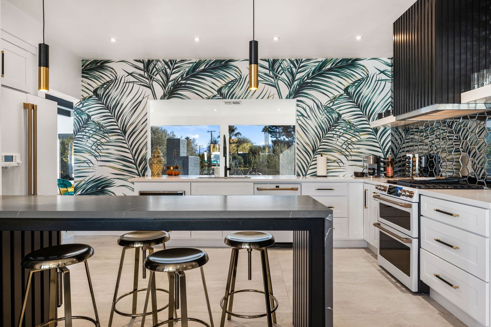 Palm Springs House: 2325 N Girasol Ave